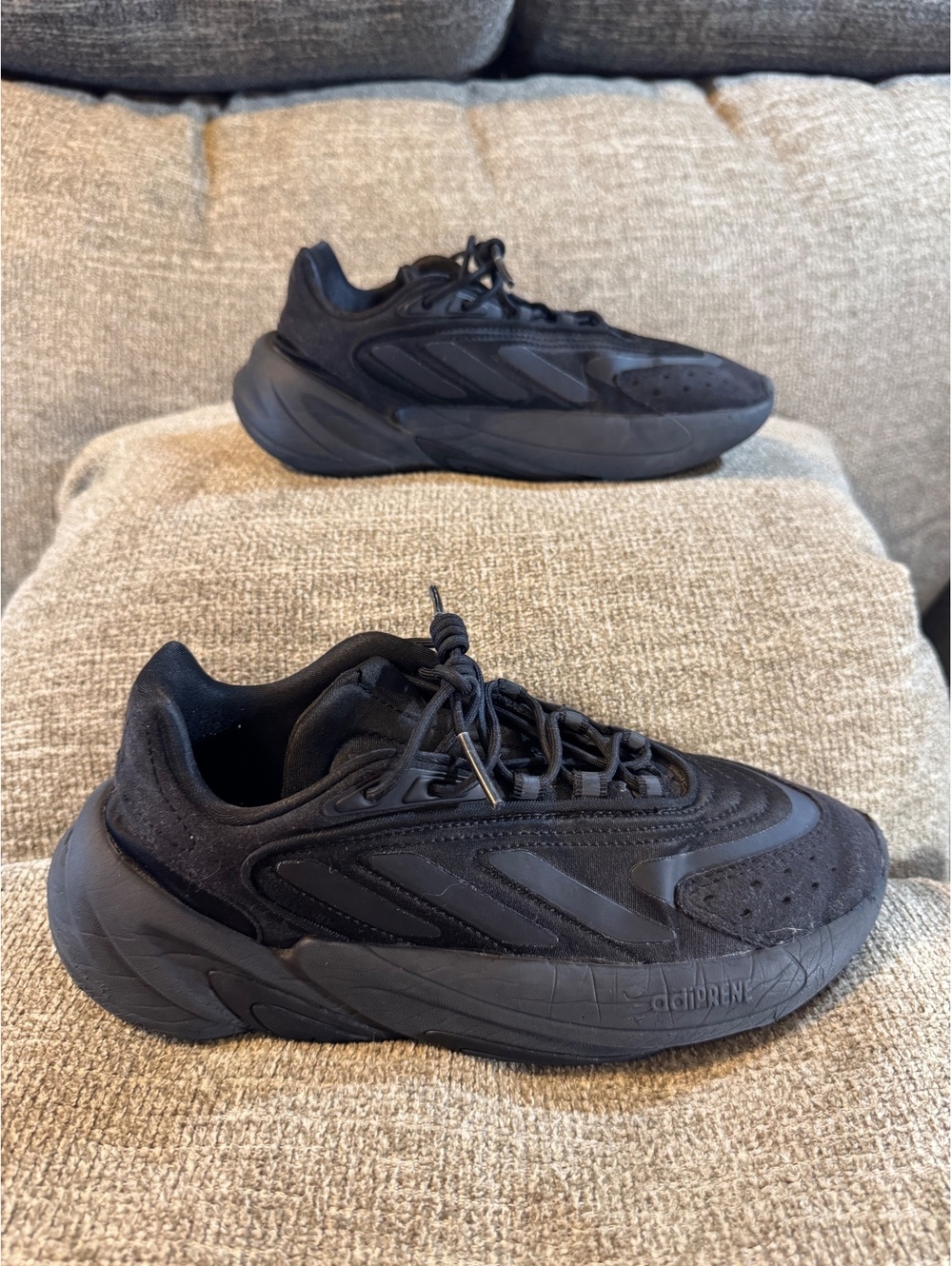 adidas Ozelia J 'Triple Black' Sneakers H03131 Youth 5 / Women's 6.5
